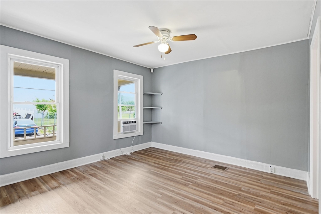 52 Lebanon Street Springfield, MA 01109 - Photo 5 of 42