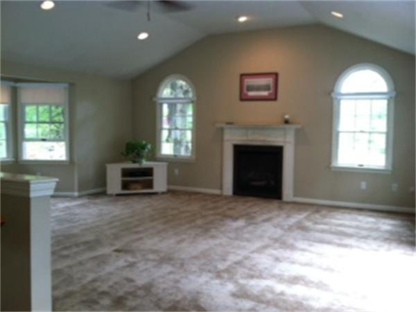 34 Crown Road Westford, MA 01886 - Photo 4 of 17 Gallery Image 4