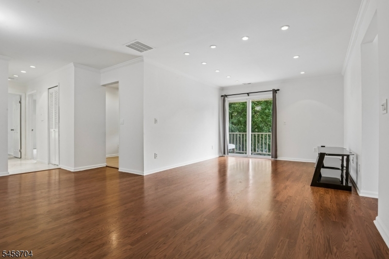 44 Jamestown Road Bernards, NJ 07920 - Photo 7 of 23 Gallery Image 7