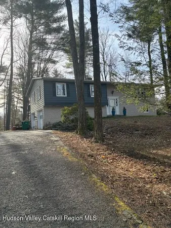$3,500 | 7 Holly Hills Drive, Woodstock, NY 12498