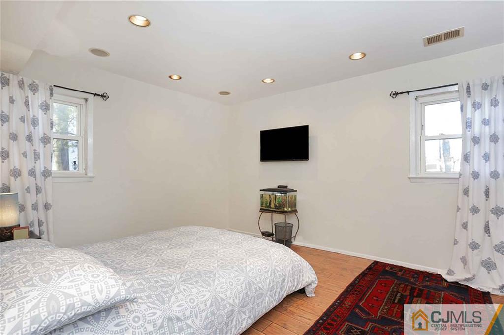 377 Halsey Road North Brunswick, NJ 08902 - Photo 17 of 25 Gallery Image 17