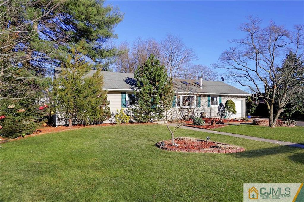 377 Halsey Road North Brunswick, NJ 08902 - Photo 3 of 25 Gallery Image 3
