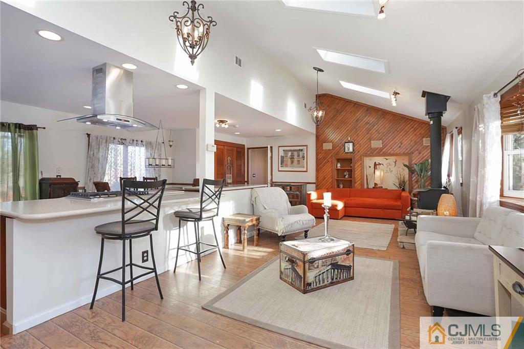 377 Halsey Road North Brunswick, NJ 08902 - Photo 4 of 25 Gallery Image 4