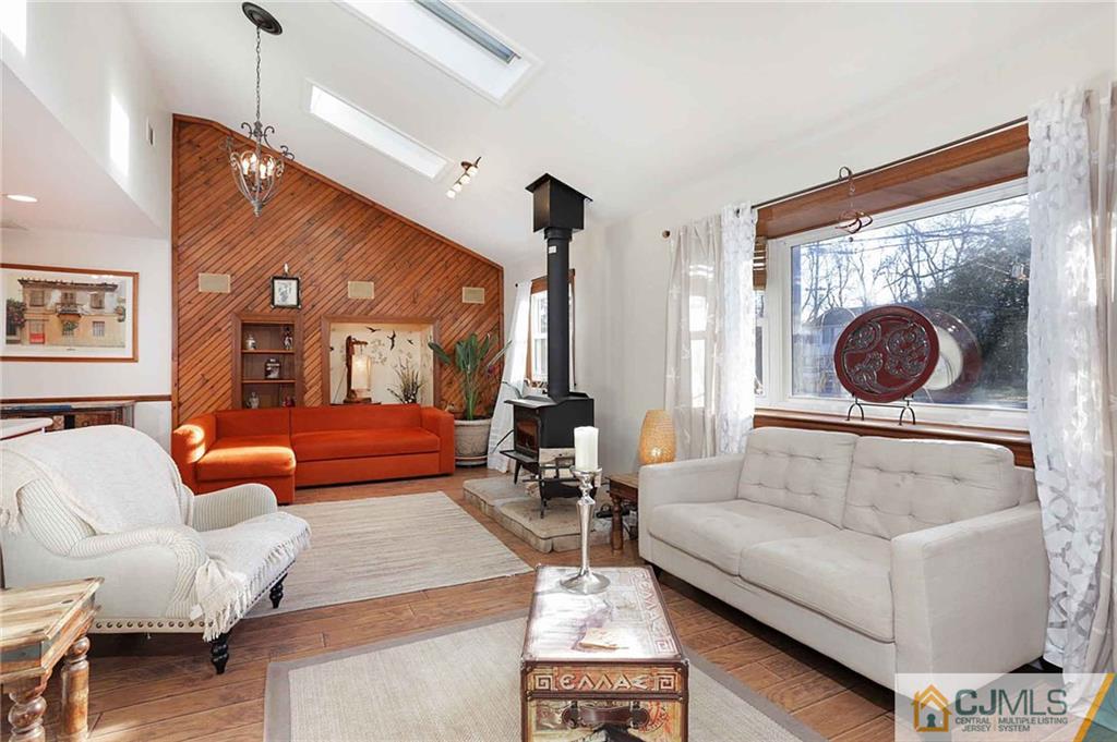 377 Halsey Road North Brunswick, NJ 08902 - Photo 6 of 25 Gallery Image 6