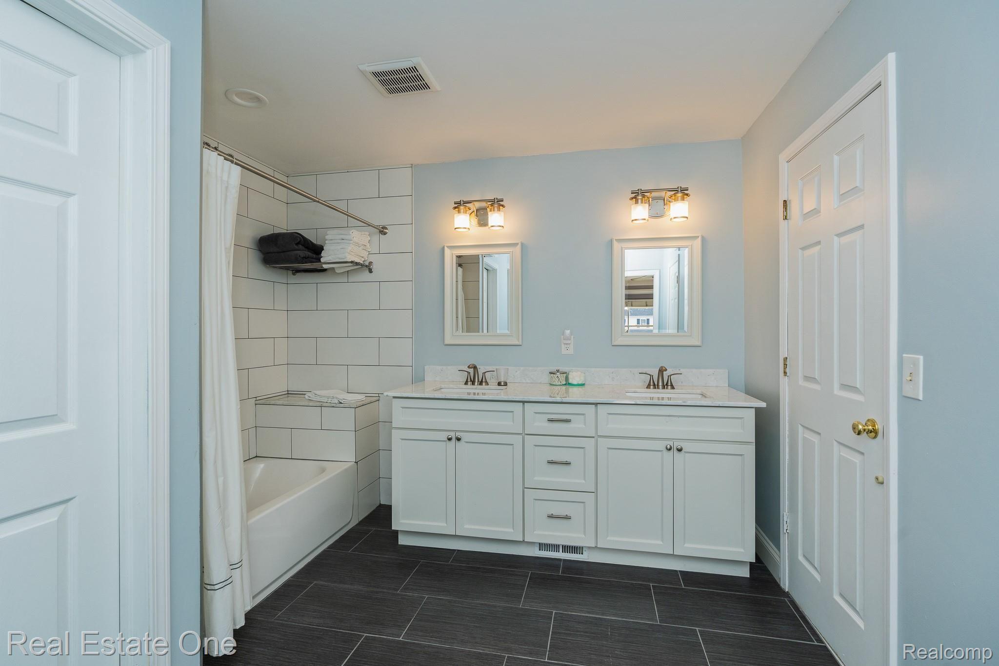 1958 Brookfield Road Rochester, MI 48306 - Photo 24 of 35 Brookfield MLS-W033.jpg