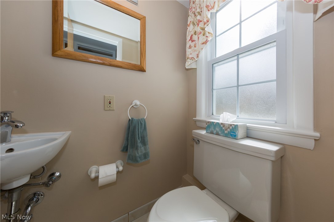 3716 Stoneleigh Road Cleveland Heights, OH 44121 - Photo 22 of 34