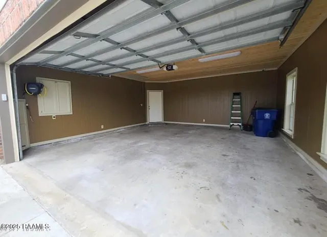 $369,000 | 303 Sylvia Loop, Scott, LA 70583