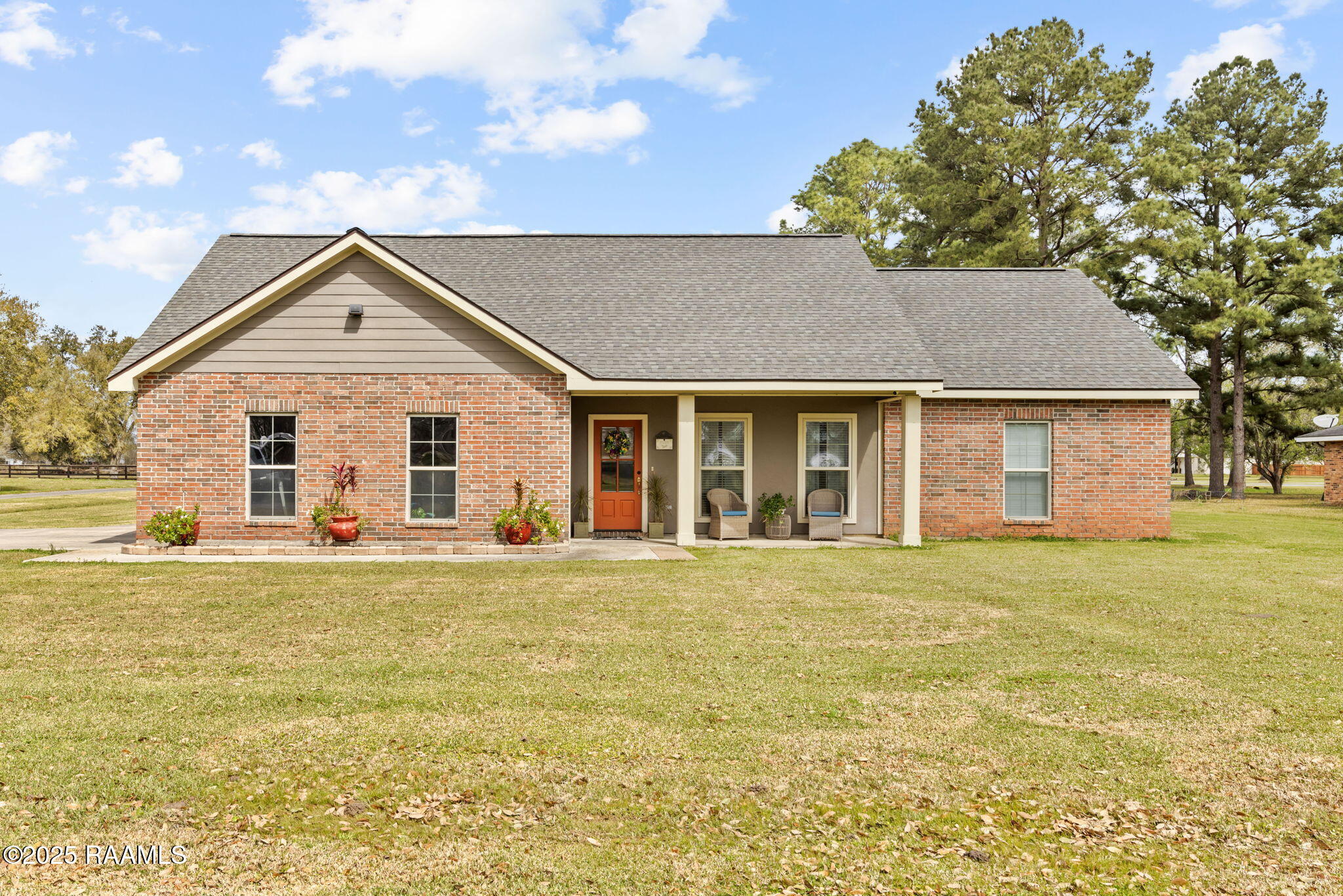 303 Sylvia Loop Scott, LA 70583 - Photo 3 of 33 1-web-or-mls-303 Sylvia Loop-1