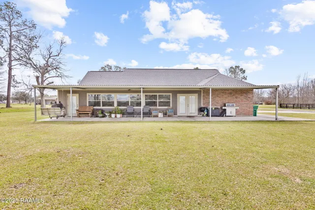 $369,000 | 303 Sylvia Loop, Scott, LA 70583