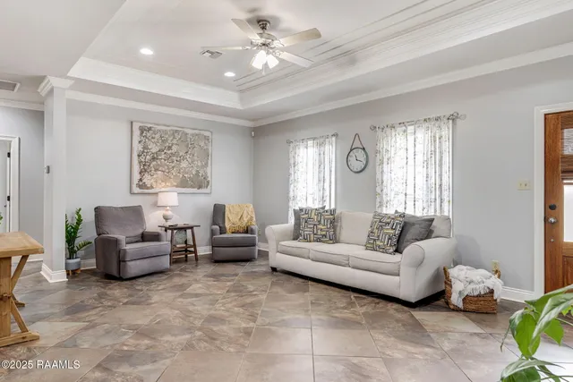 $369,000 | 303 Sylvia Loop, Scott, LA 70583