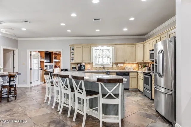 $369,000 | 303 Sylvia Loop, Scott, LA 70583