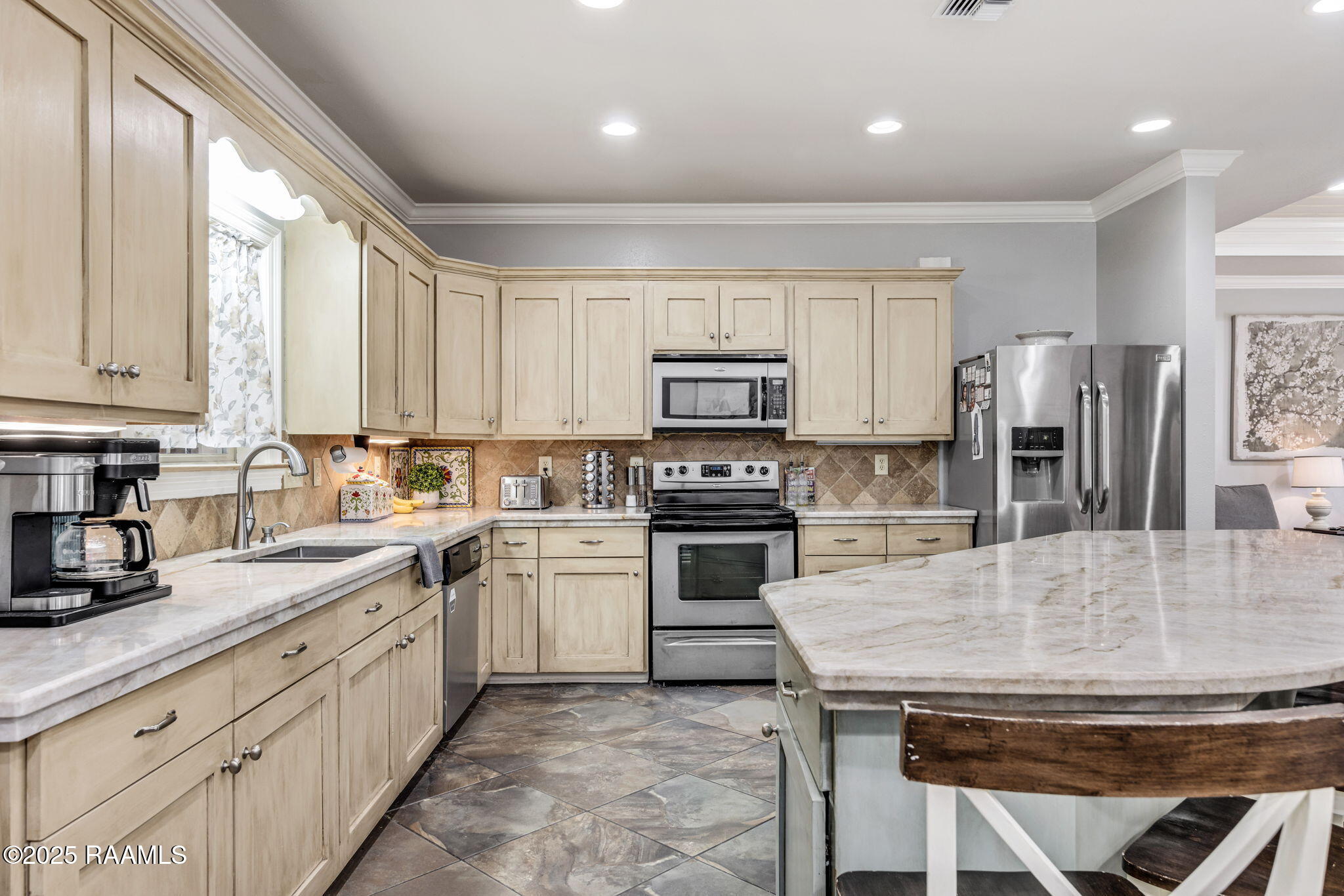 303 Sylvia Loop Scott, LA 70583 - Photo 10 of 33 9-web-or-mls-303 Sylvia Loop-9