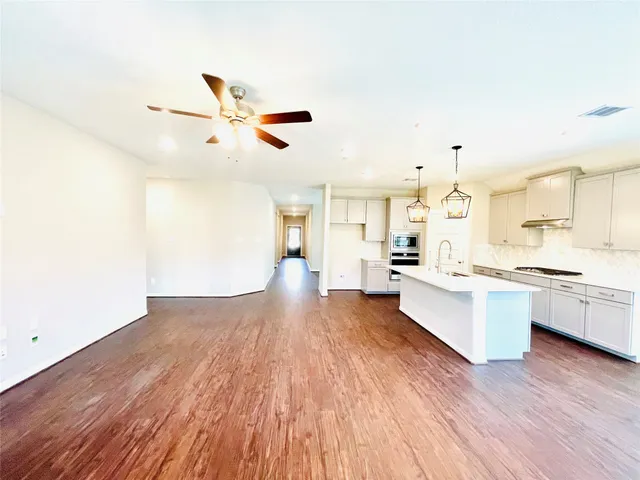 $2,670 | 2164 Woodland Pine Drive, Conroe, TX 77384