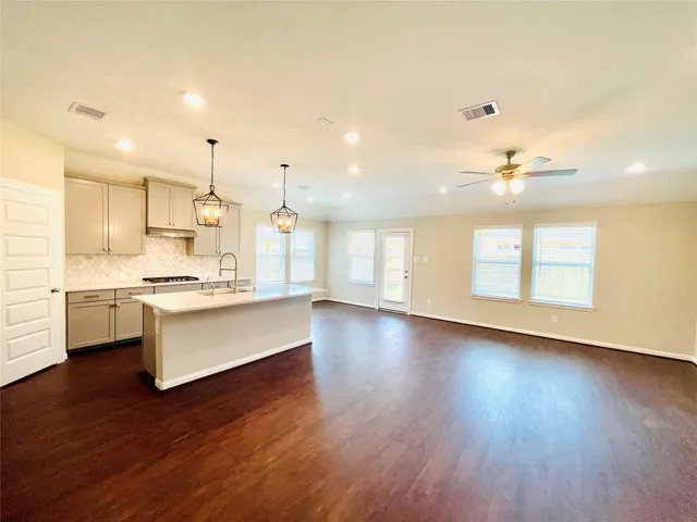 $2,670 | 2164 Woodland Pine Drive, Conroe, TX 77384