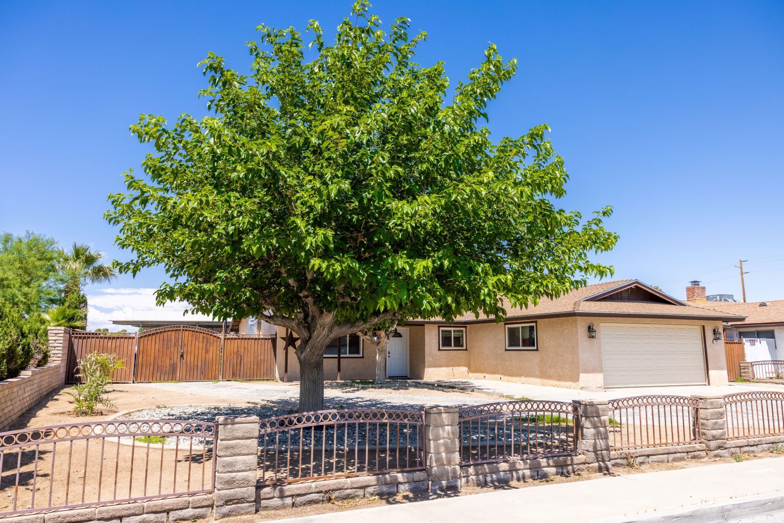 313 Larkspur Street Ridgecrest, CA 93555 - Photo 2 of 31 front view of a house