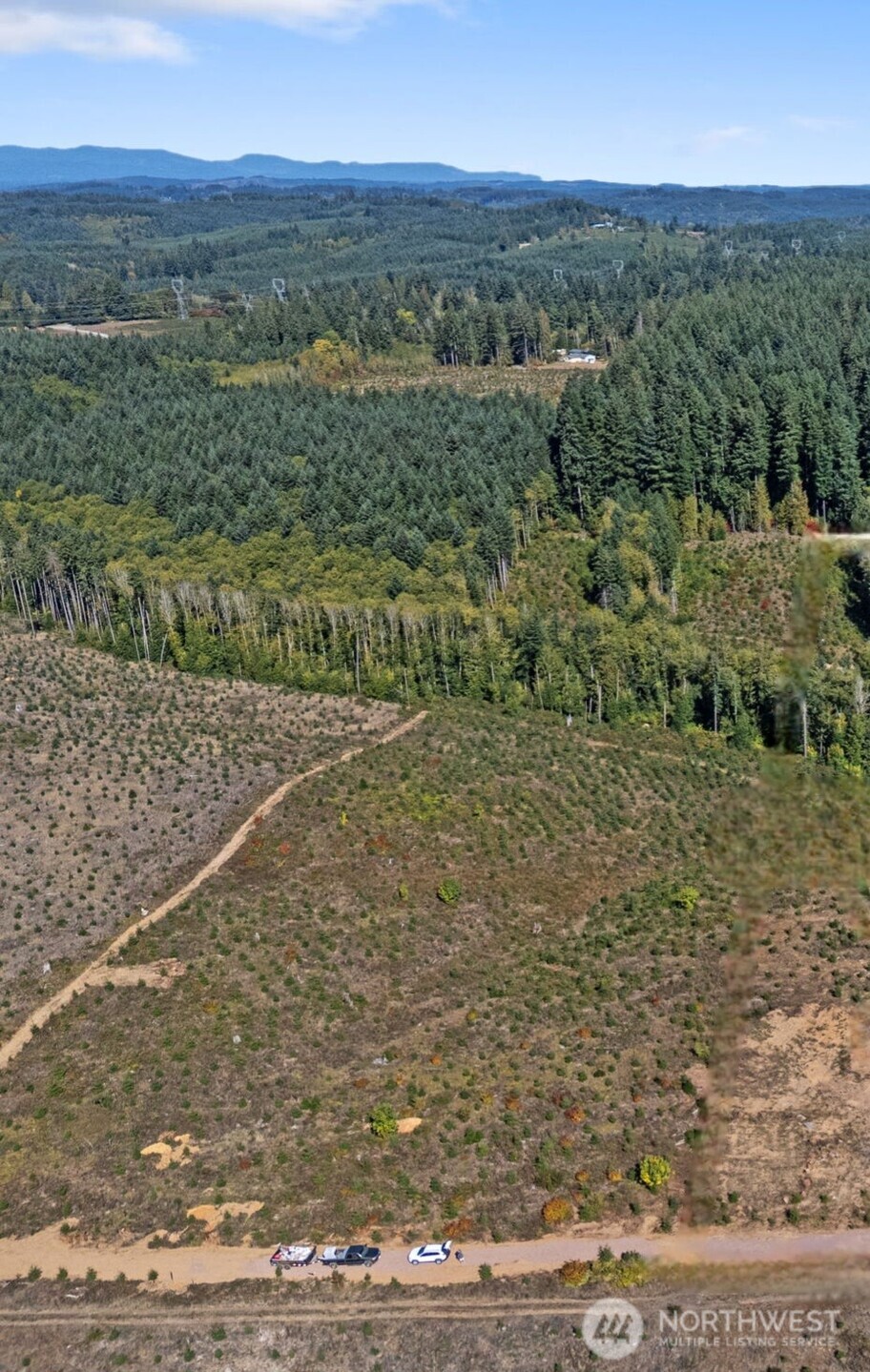 4 Macomber Street West Chehalis, WA 98532 - Photo 4 of 10 a view of a field with an ocean