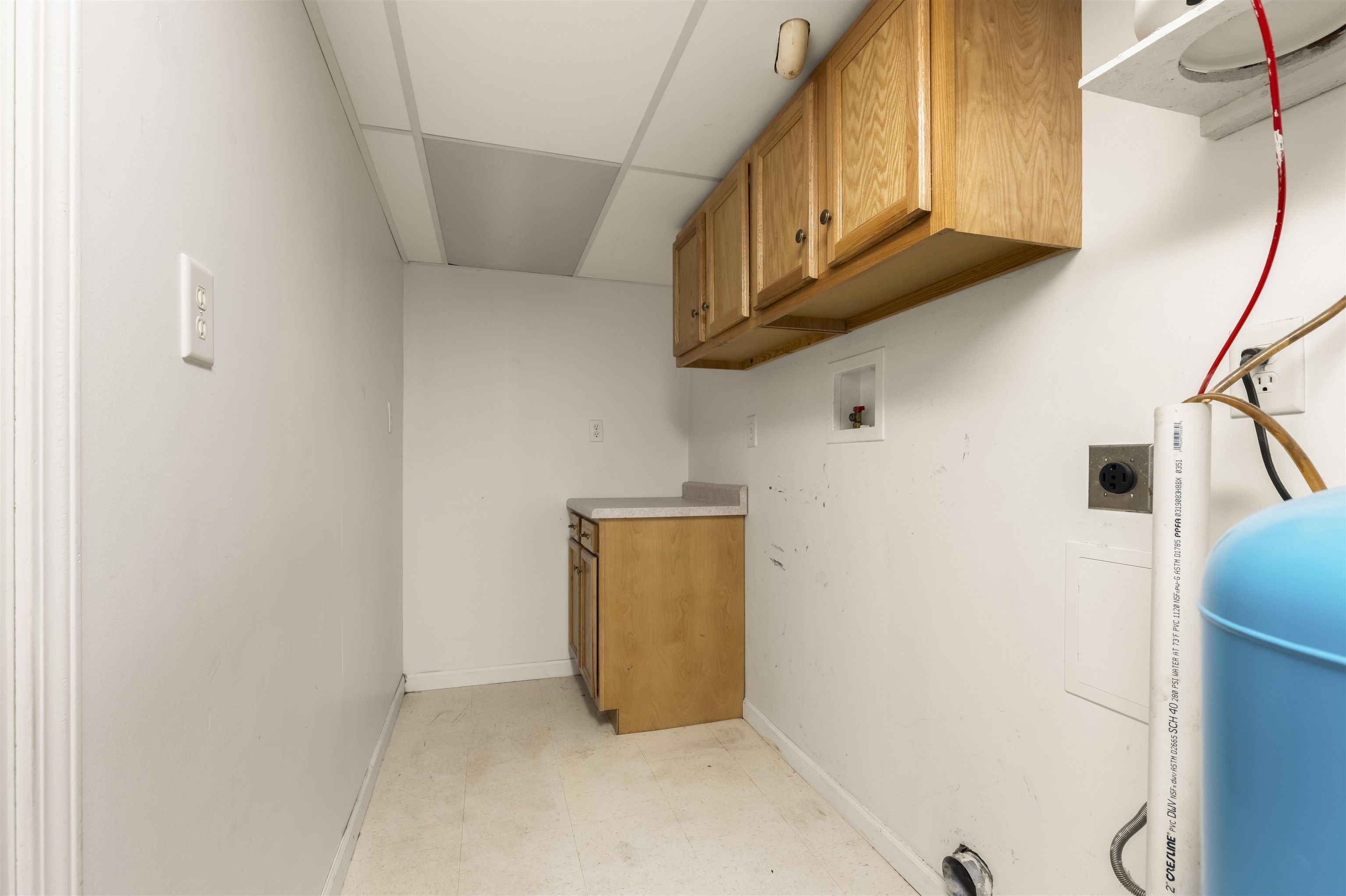 464 Valley Forge Trail Rockton, IL 61072 - Photo 17 of 24 a view of an entryway with a microwave