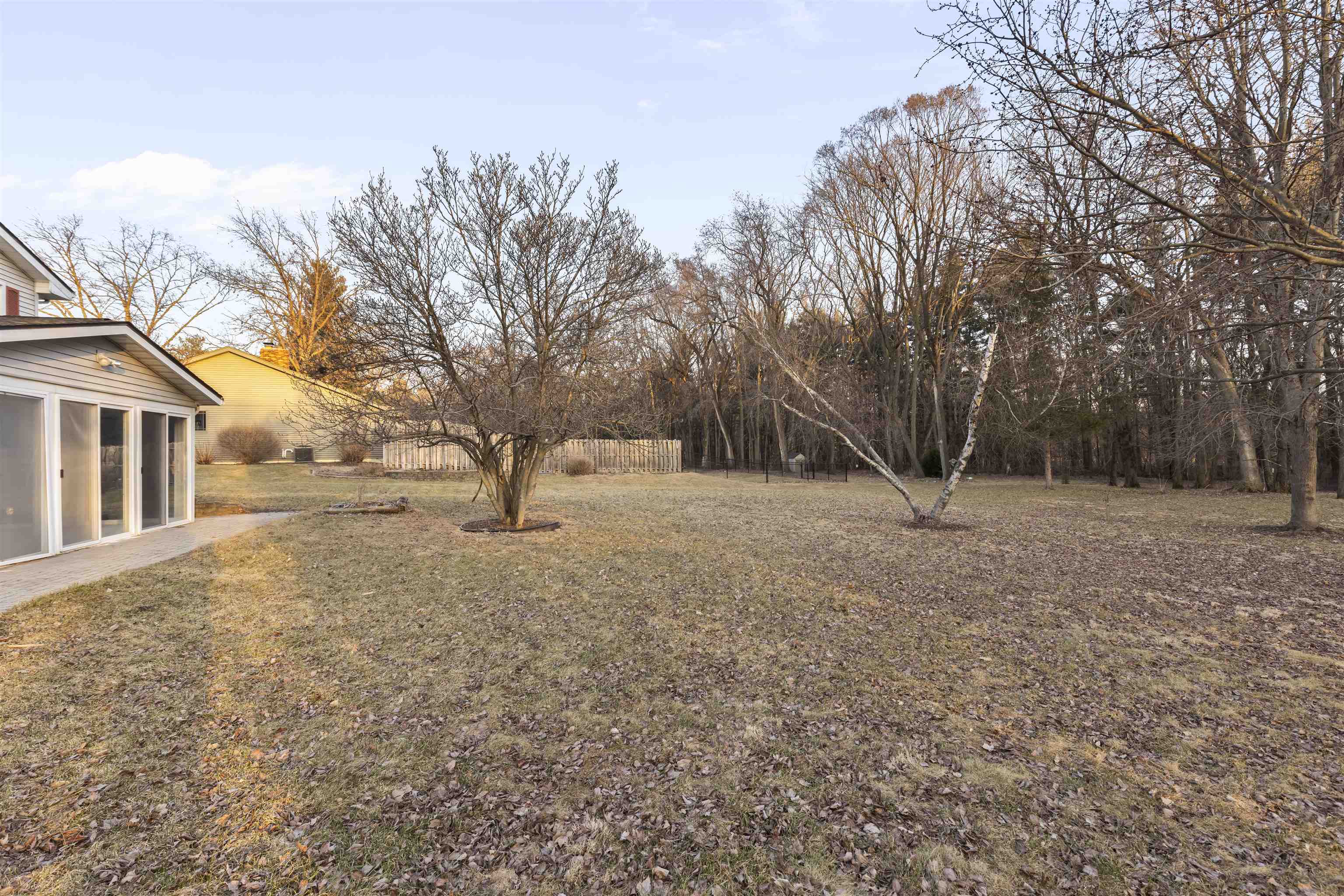 464 Valley Forge Trail Rockton, IL 61072 - Photo 20 of 24 a view of outdoor space with trees
