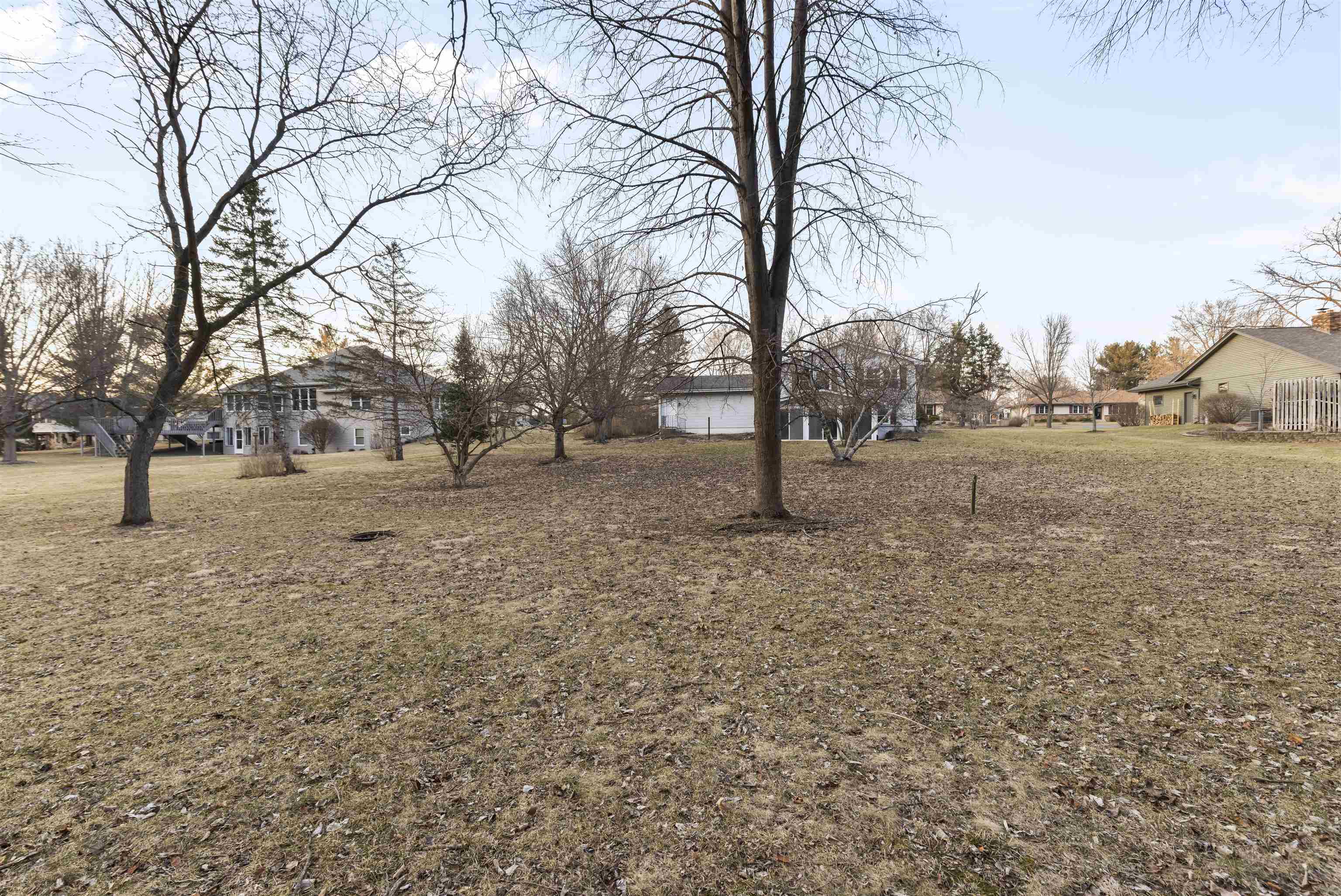 464 Valley Forge Trail Rockton, IL 61072 - Photo 23 of 24 a view of empty room with tree s
