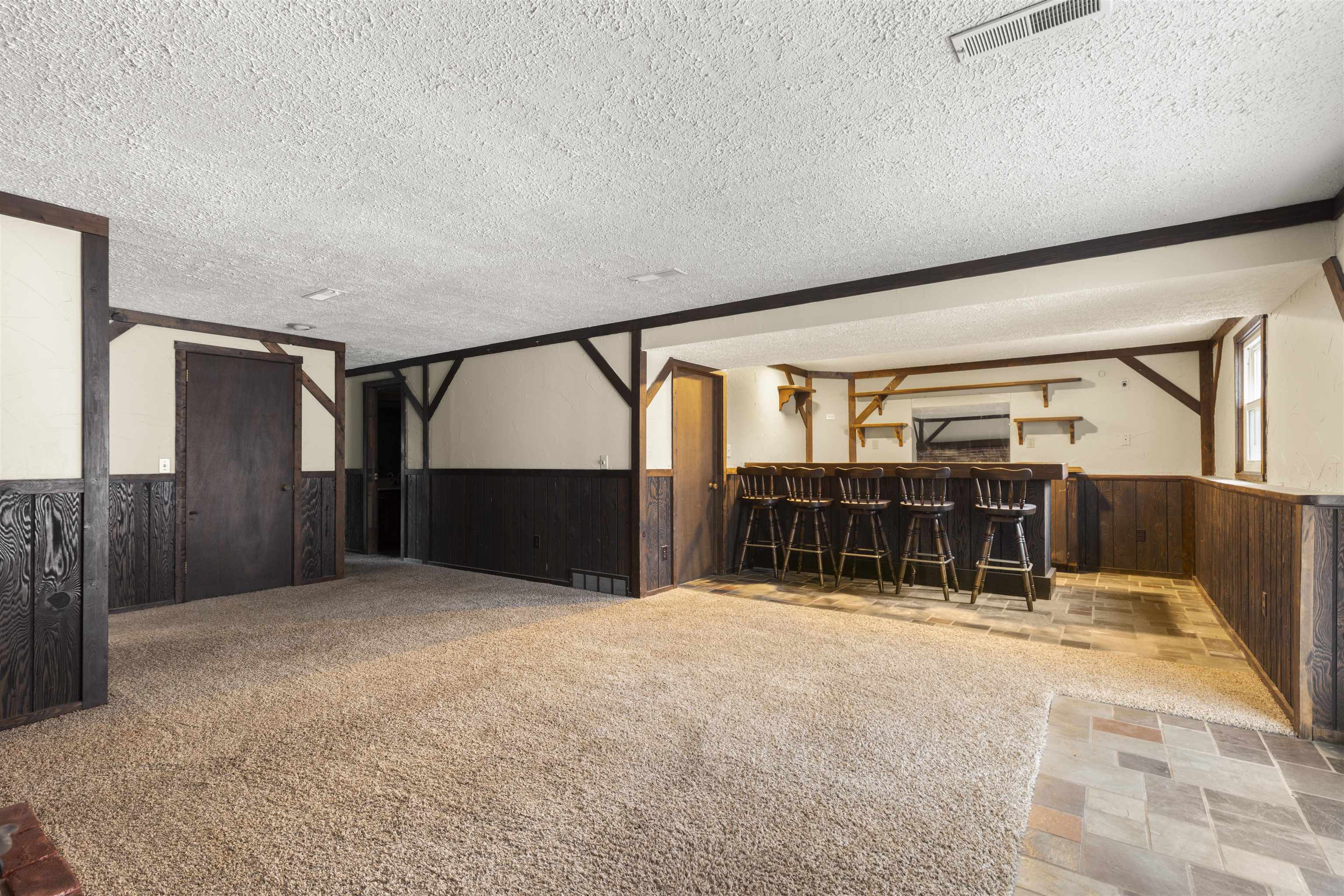 464 Valley Forge Trail Rockton, IL 61072 - Photo 10 of 24 a view of an empty room with furniture