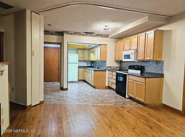 $1,700 | 3175 Ravines Road, Unit 3702, Middleburg, FL 32068