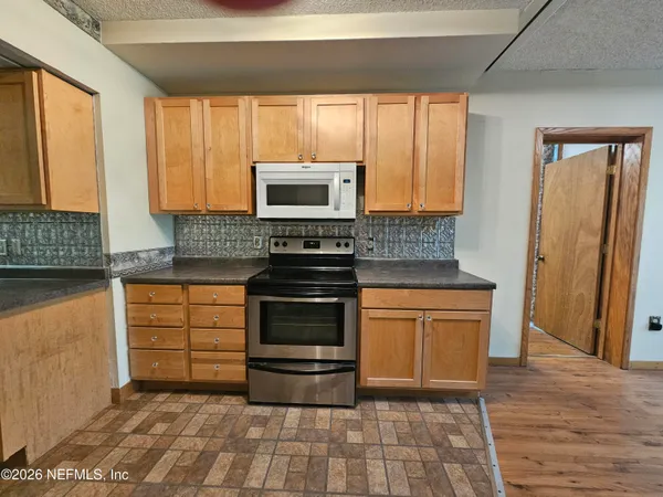 $1,700 | 3175 Ravines Road, Unit 3702, Middleburg, FL 32068