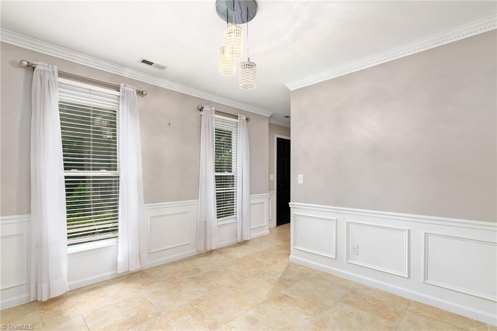 7435 Trotter Road Charlotte, NC 28216 - Photo 16 of 36 Dining Room