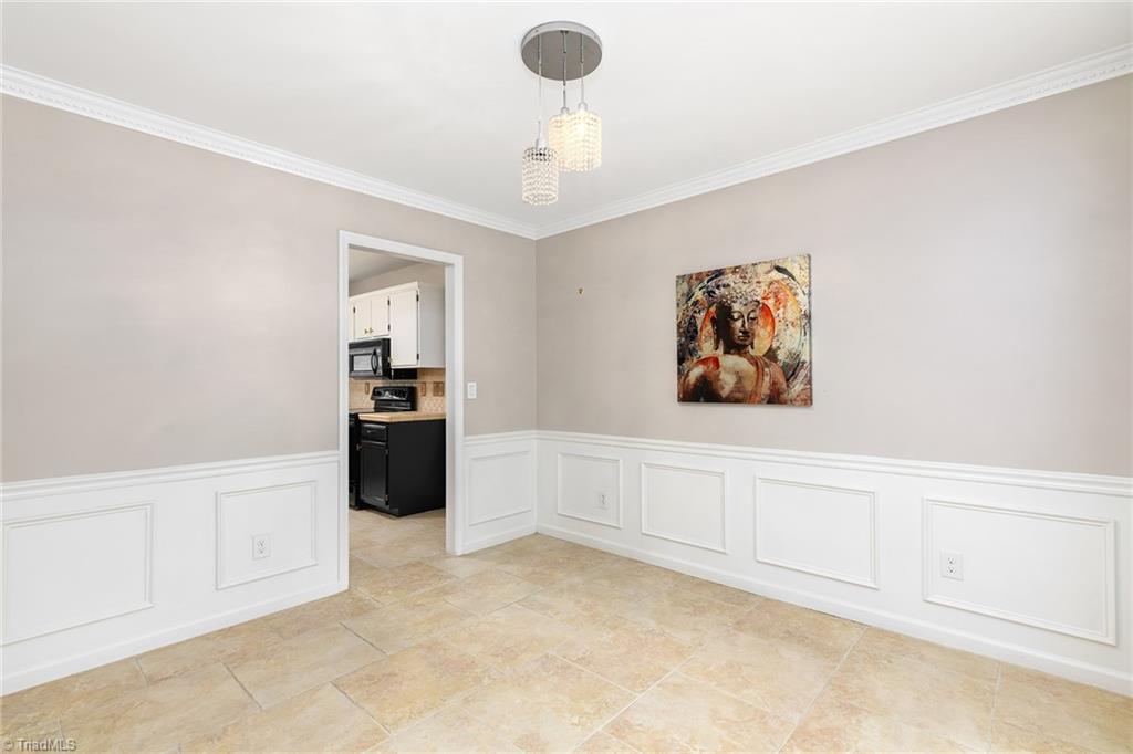 7435 Trotter Road Charlotte, NC 28216 - Photo 17 of 36 Dining Room