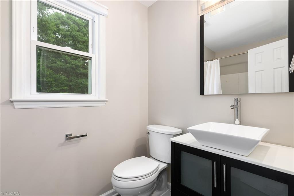 7435 Trotter Road Charlotte, NC 28216 - Photo 28 of 36 Guest Bathroom