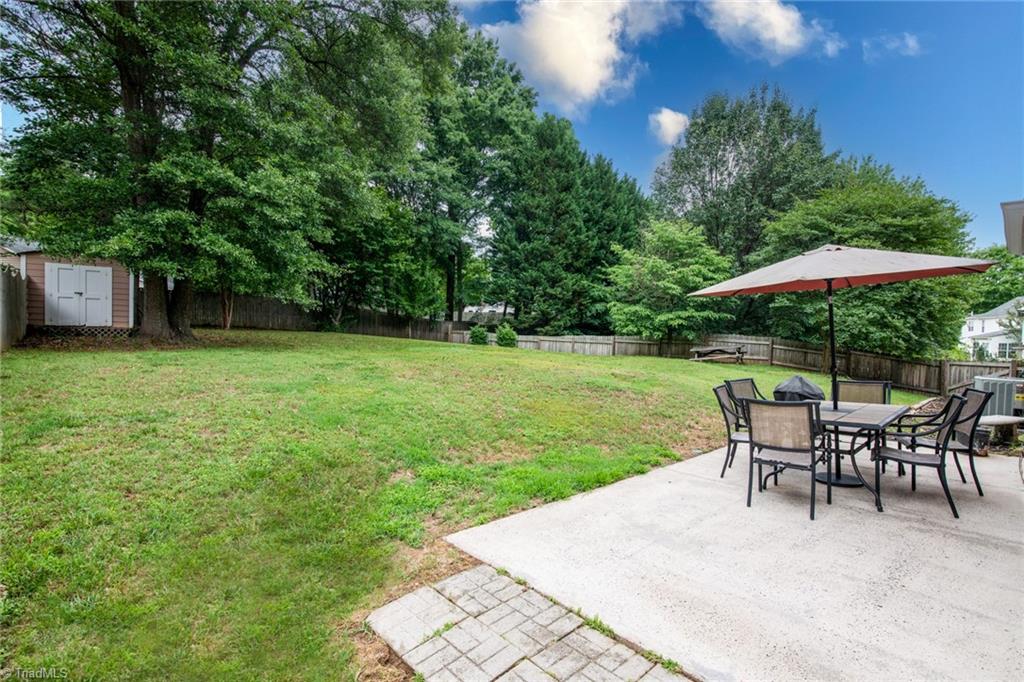 7435 Trotter Road Charlotte, NC 28216 - Photo 35 of 36 Patio with Patio Set