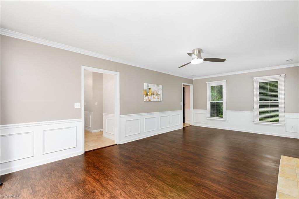 7435 Trotter Road Charlotte, NC 28216 - Photo 8 of 36 Living Room
