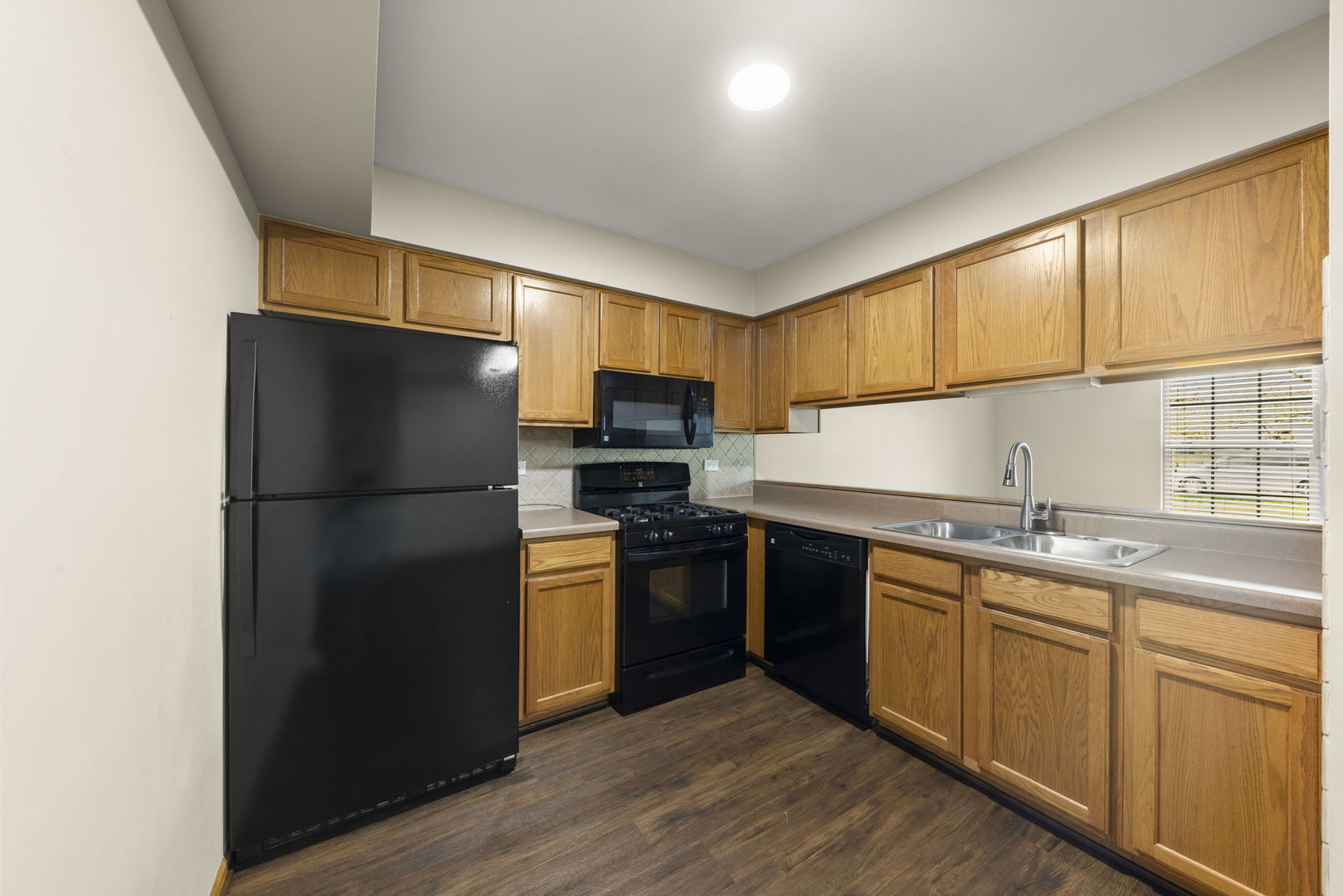 694 Tamarac Boulevard Addison, IL 60101 - Photo 5 of 16