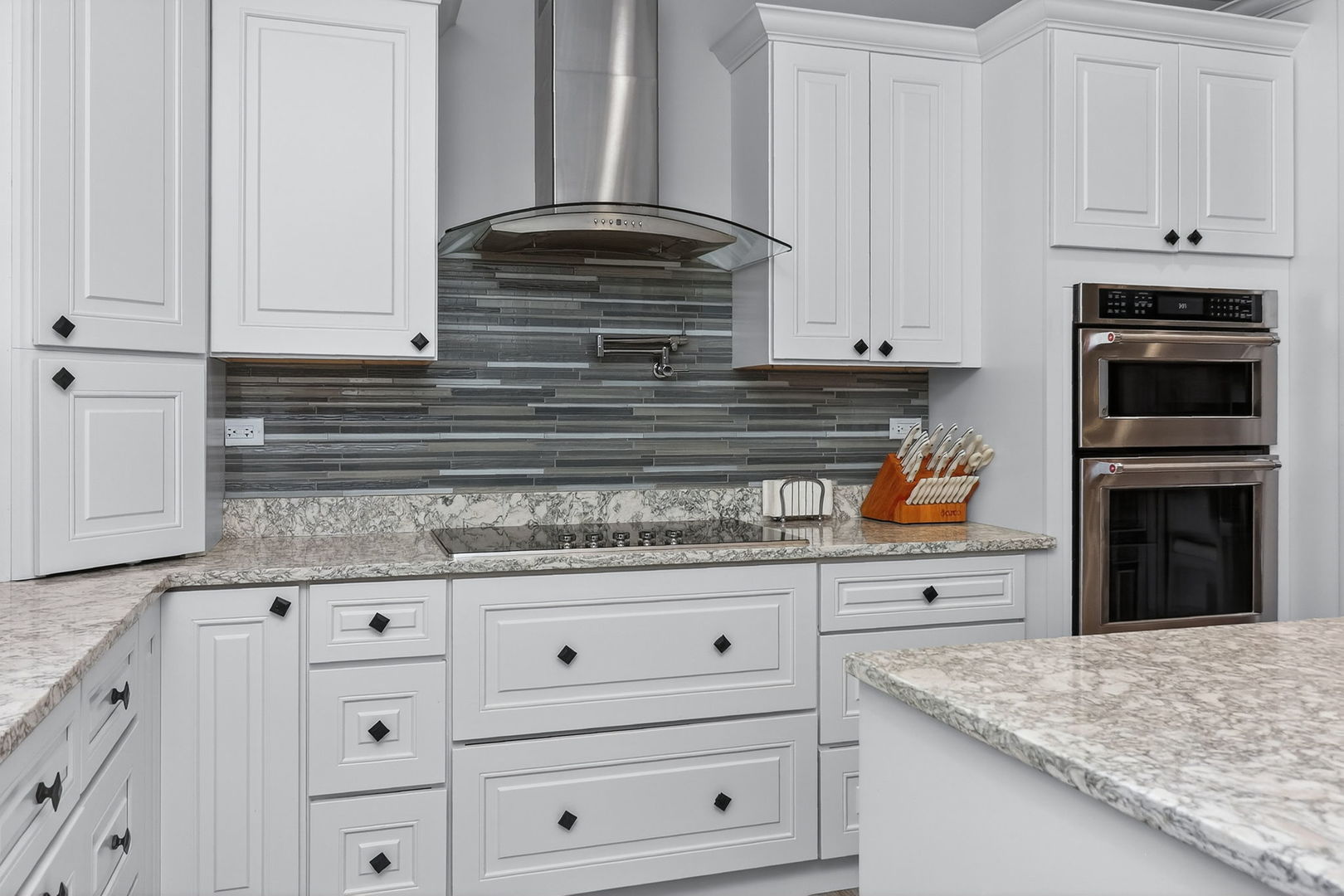 669 Byron Avenue Addison, IL 60101 - Photo 13 of 30 Gallery Image 13