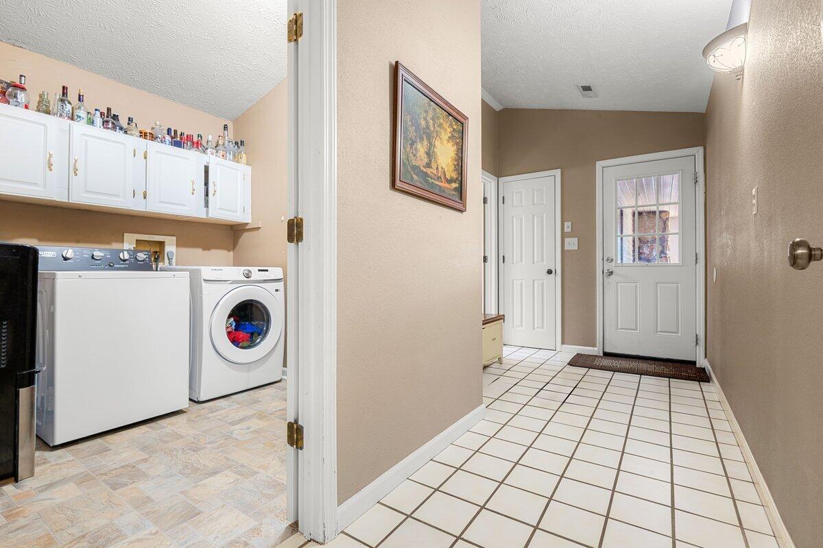 128 County Farm Road London, KY 40741 - Photo 23 of 32 Laundry Room