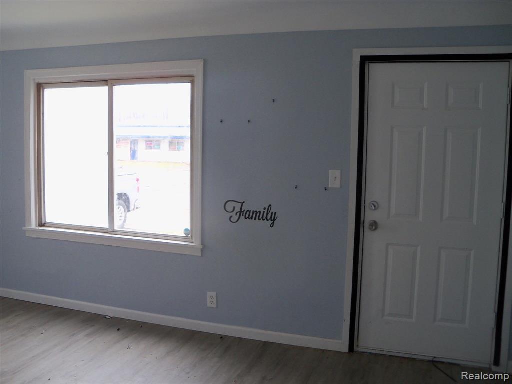 413 Hemphill Road Flint, MI 48507 - Photo 6 of 21