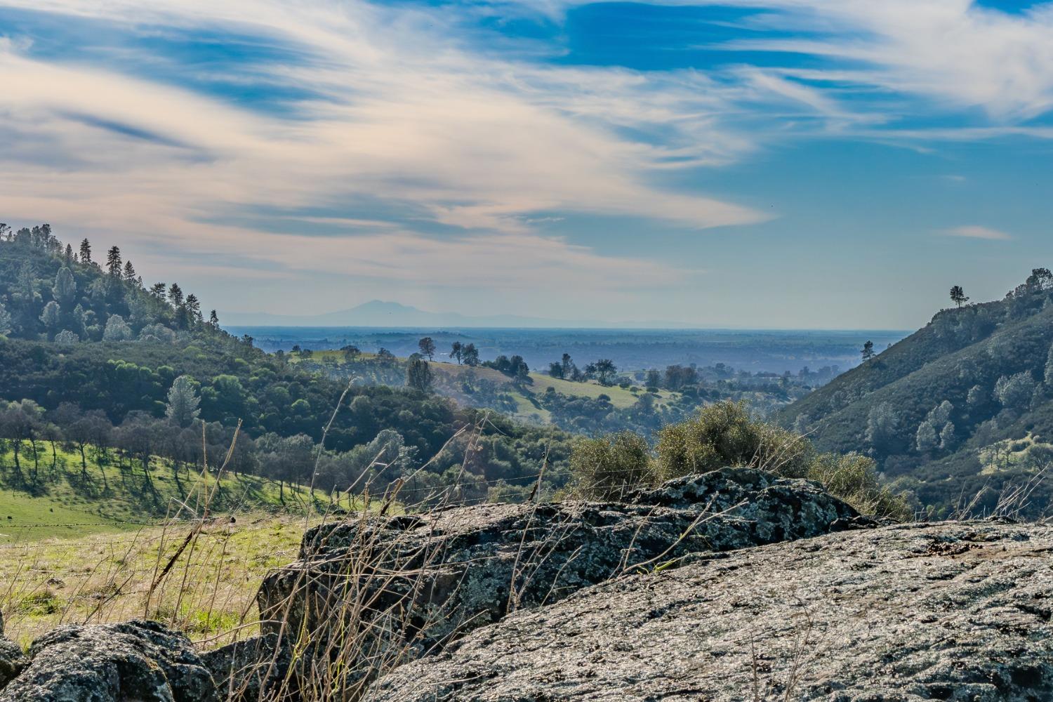 7220 Stony Creek Road Jackson, CA 95642 - Photo 16 of 60 a view of a sky from a yard
