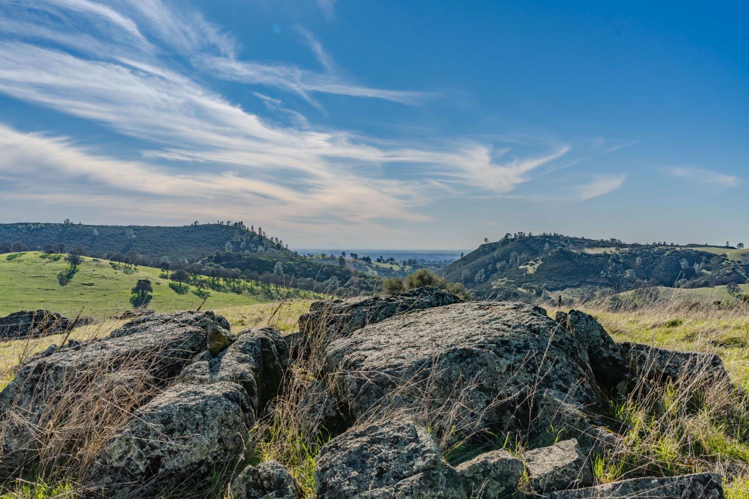 7220 Stony Creek Road Jackson, CA 95642 - Photo 17 of 60 a view of a lake and mountain