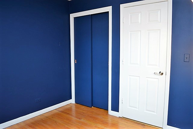 244 North Ridgemoor Avenue Mundelein, IL 60060 - Photo 6 of 10 an empty room with closet