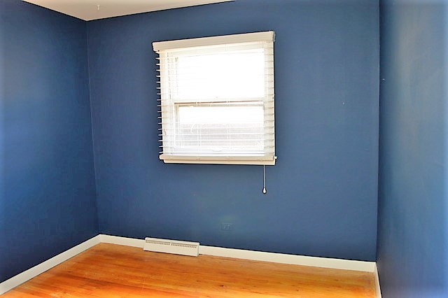 244 North Ridgemoor Avenue Mundelein, IL 60060 - Photo 7 of 10 a view of a small space with a window