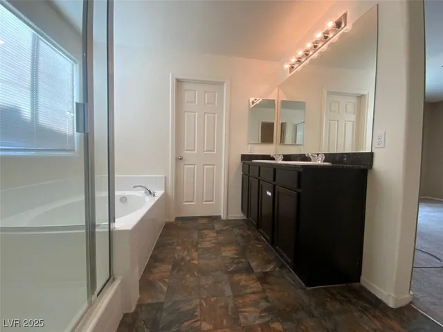 $2,295 | 10845 Hunters Green Avenue, Las Vegas, NV 89166