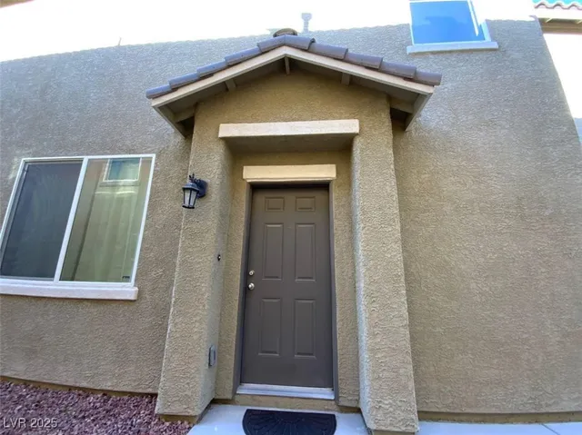 $2,295 | 10845 Hunters Green Avenue, Las Vegas, NV 89166