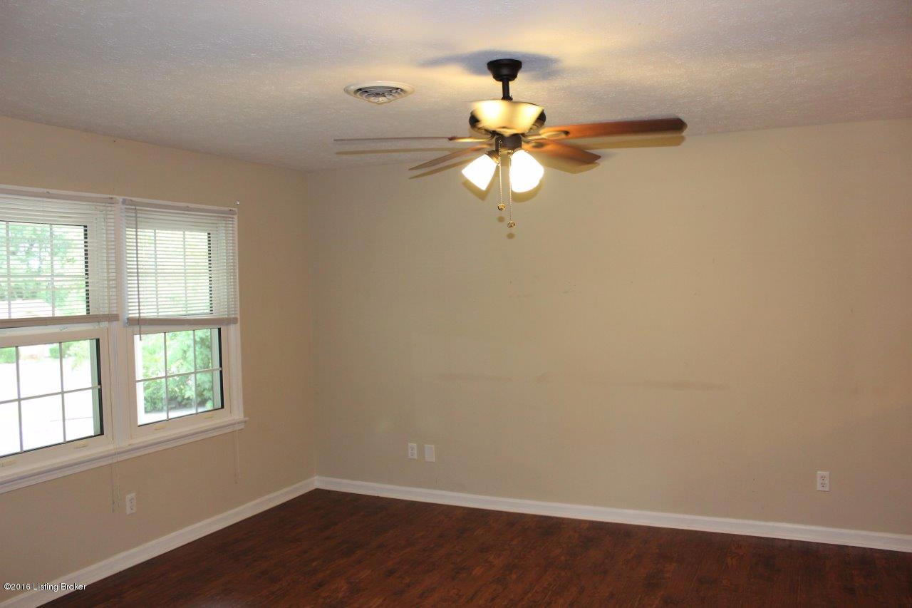 546 Bluegrass Road Elizabethtown, KY 42701 - Photo 11 of 22 IMG_8433