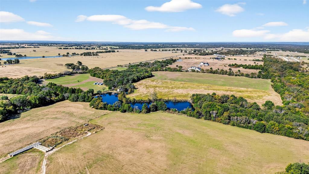 912 East Bewley Road Whitesboro, TX 76273 - Photo 19 of 30 a view of a city