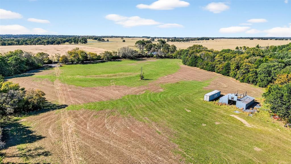 912 East Bewley Road Whitesboro, TX 76273 - Photo 7 of 30 a view of a city