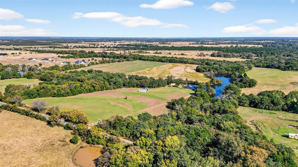 912 East Bewley Road Whitesboro, TX 76273 - Photo 9 of 30 a view of a city