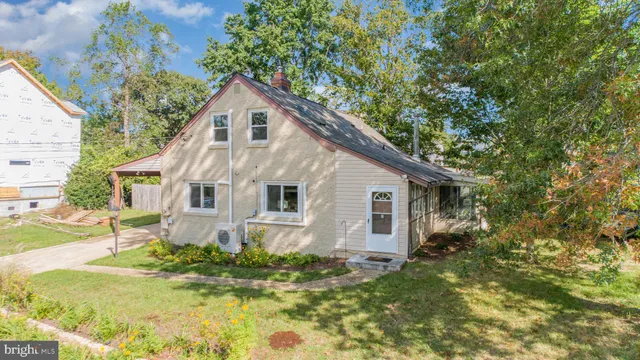 $575,000 | 2033 Shore Drive, Edgewater, MD 21037