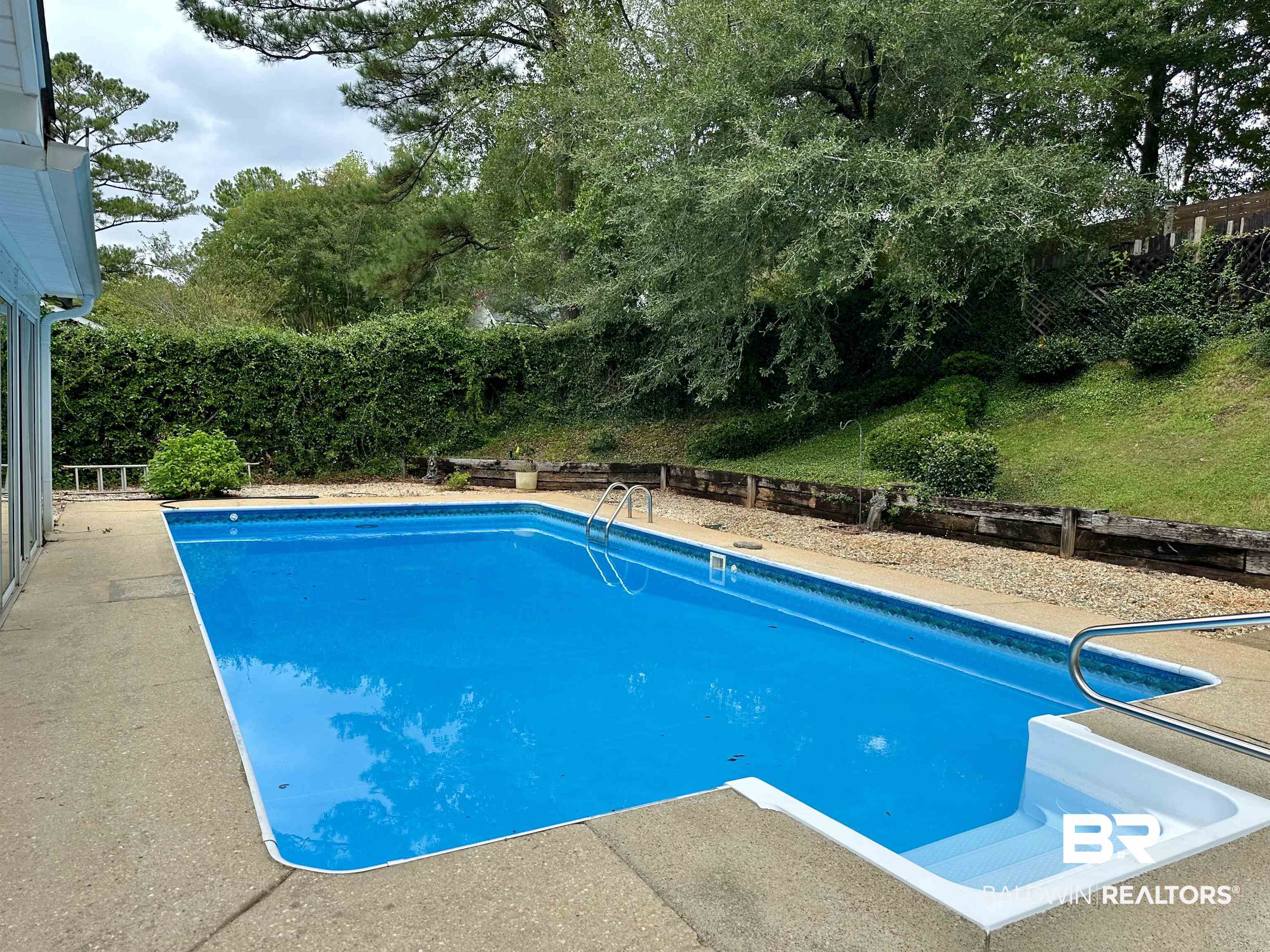 438 Ridgewood Drive Daphne, AL 36526 - Photo 4 of 28 View of pool