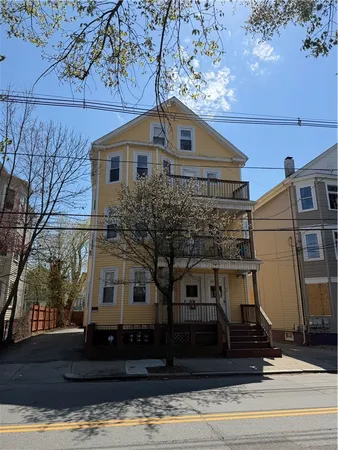 $2,200 | 368 Orms Street, Unit 3, Providence, RI 02908
