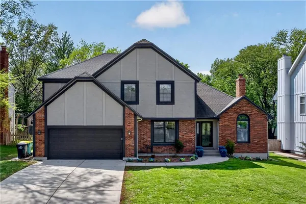 $545,000 | 9410 Hall Drive, Lenexa, KS 66219