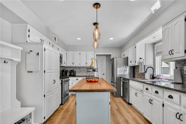 $545,000 | 9410 Hall Drive, Lenexa, KS 66219